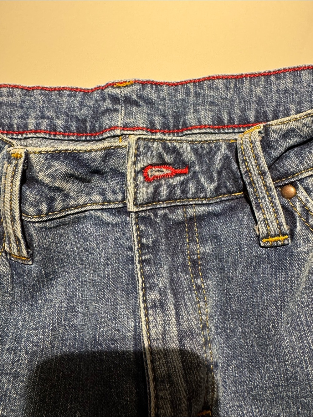 Wrangler Men's Dark Blue Slim Straight Jeans with Red Trim - Picture 2 of 10